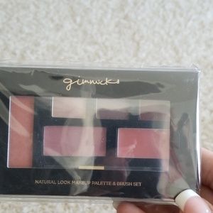 Gimmicks makeup palette Nwt